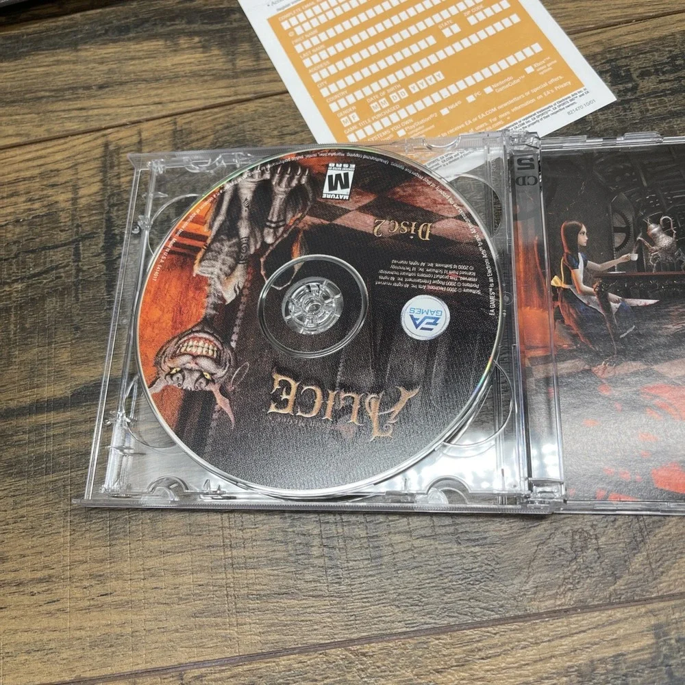 EA GAMES AMERICAN MCGEE'S ALICE VIDEO GAME W/BOOKLET AND DISC